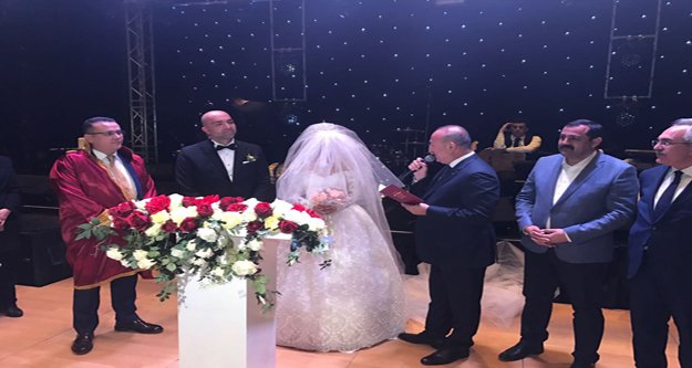 Nikah şahitleri Çavuşoğlu oldu