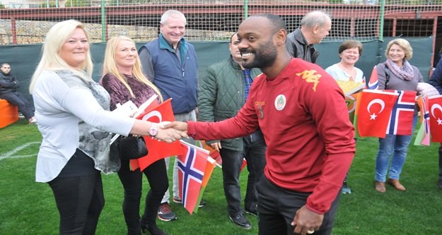 Norveçliler'den moral ziyareti