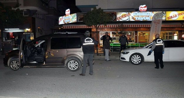 Restoran önünde silahlı saldırı: 2 yaralı var
