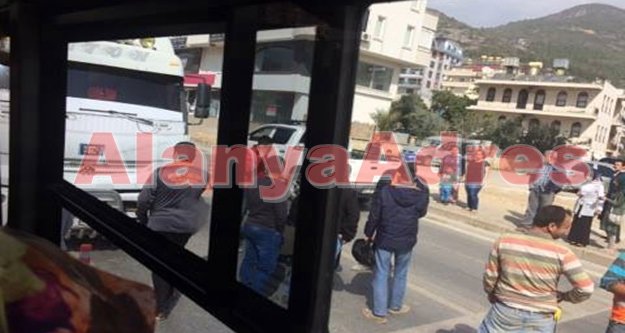 Ticaret kavşağında bir çocuk kamyon altında kaldı