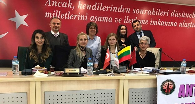 Türk toplamunda kadının yeri konuşuldu