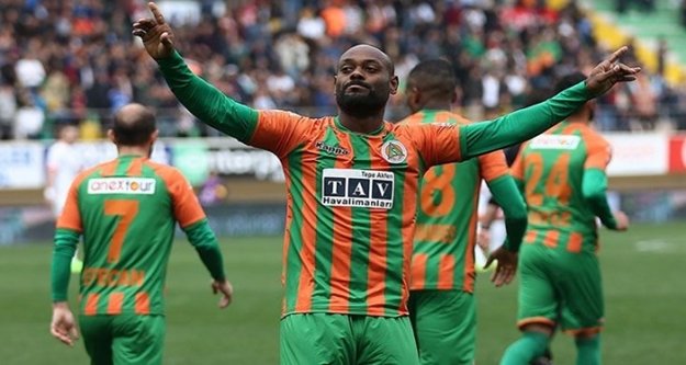 Vagner Love'a Çin kancası