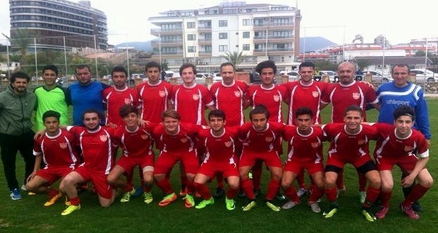 Alanya Belediyespor futbolda da zirvede