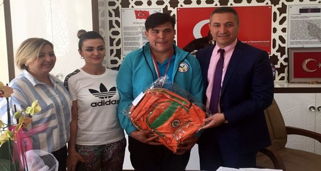 Alanyalı gencin büyük başarısı