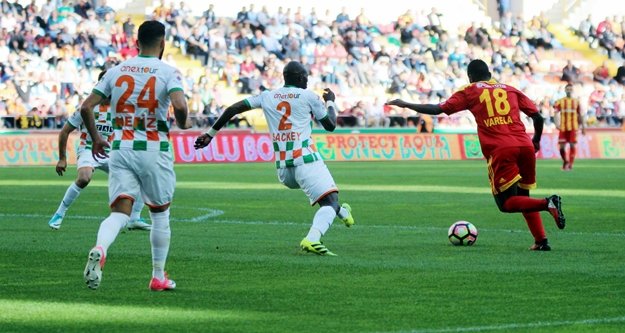Alanyaspor Kayseri'den eli boş döndü