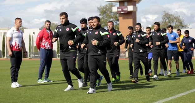 ASAT güreşçileri kampa girdi