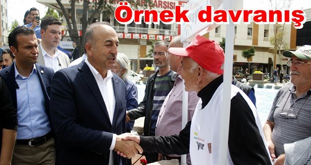 Bakan Çavuşoğlu 'hayır' standında