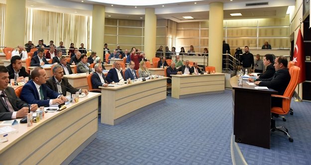 Belediye meclisine seslendi: Destan yazdık