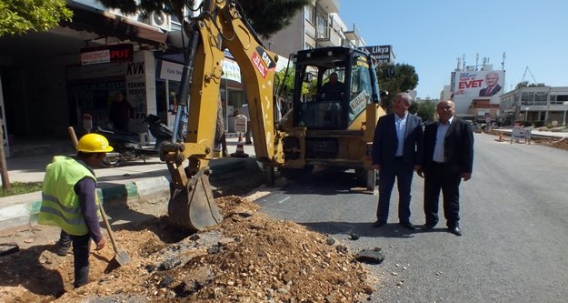 Büyükşehir caddeleri düzenliyor