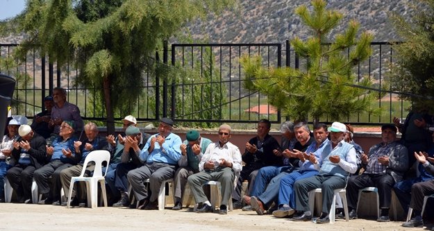 Çiftçilerden şükür duası