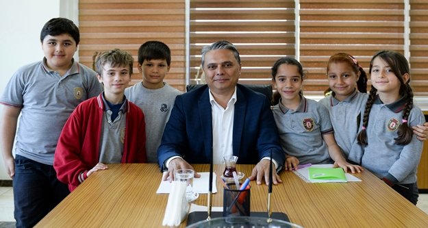 Çocuklar sordu Başkan Uysal yanıtladı