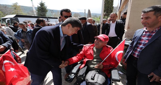 "Diktatör arayan Suriye'ye baksın"