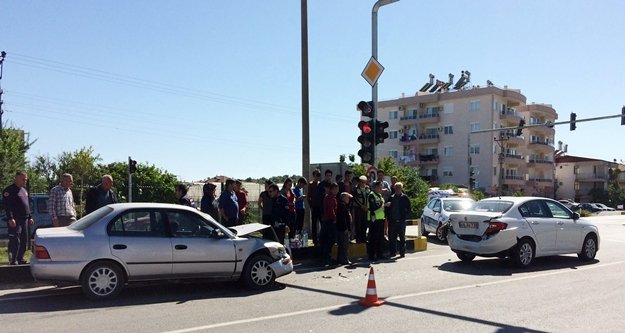 Emniyet kemeri takmayınca hastanelik oldular