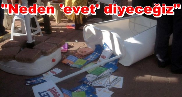 'Evet' standına saldırı: 4 yaralı var