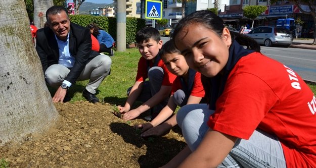 Güney izcilerle Alanya'yı güzelleştiriyor