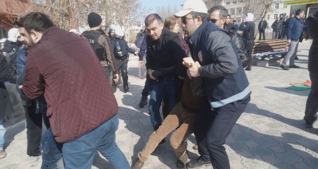 İzinsiz gösteriye 10 gözaltı