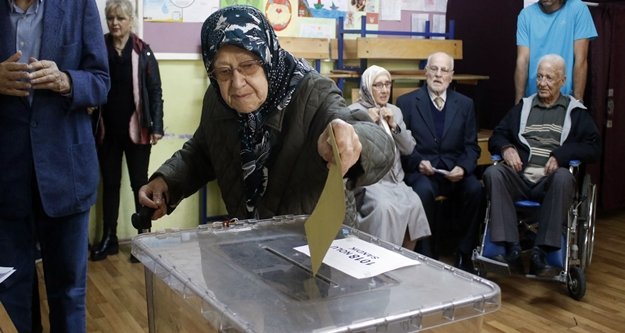 Referanduma katılım oldukça yoğun