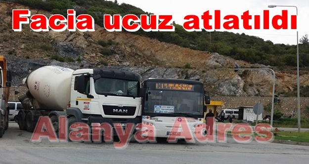 Şok! Alanya Halk Otobüsü kaza yaptı