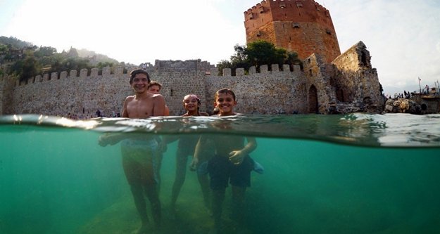 Vali'den Alanyalı 23 Nisan mesajı