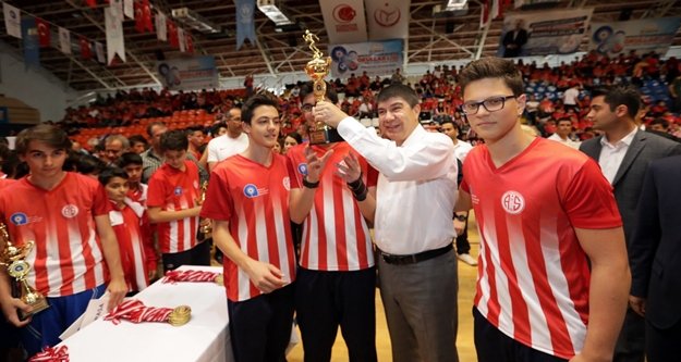 4 bin öğrenci 6 ay yarıştı: İşte kazanlar