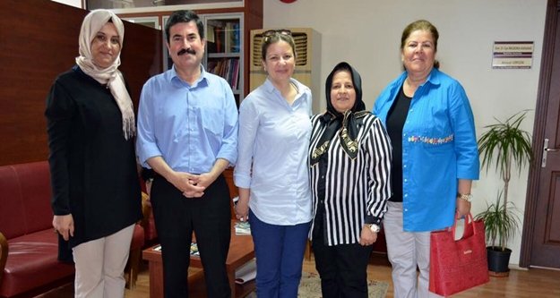 AK Kadınlar'dan başhekim ziyareti