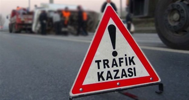 Alanya'da feci kaza: İki araç kafa kafaya çarpıştı