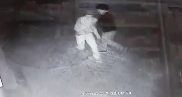 Alarma rağmen 20 saniyede bin TL çaldılar