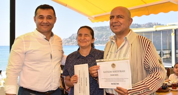 Başkan Yücel görme engellilerle buluştu