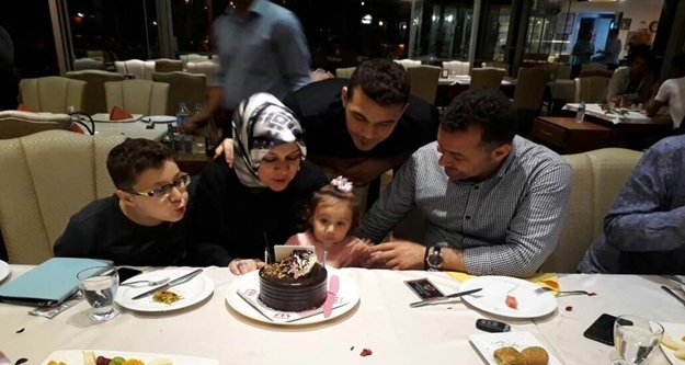 Bayan Yücel'e doğum günü kutlaması