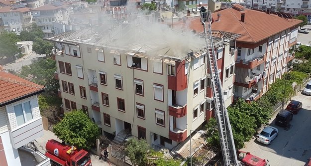 Çatıdaki yangın korkuttu