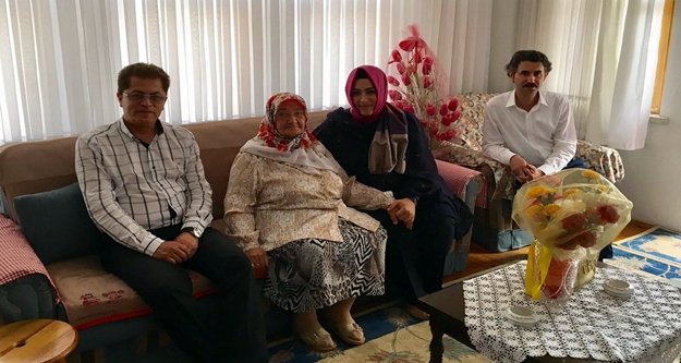 Çelik ve Berberoğlu'ndan şehit annesine ziyaret