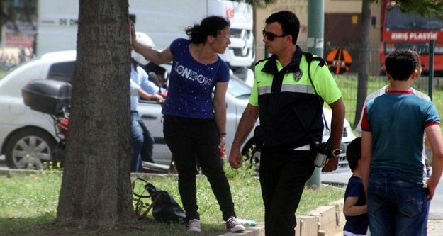 Çocuklarının gözü önünde karısını bıçakladı, taksi şoförünü rehin aldı