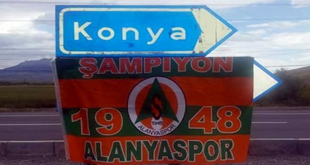 Konyaspor'dan Alanyaspor taraftarına  jest
