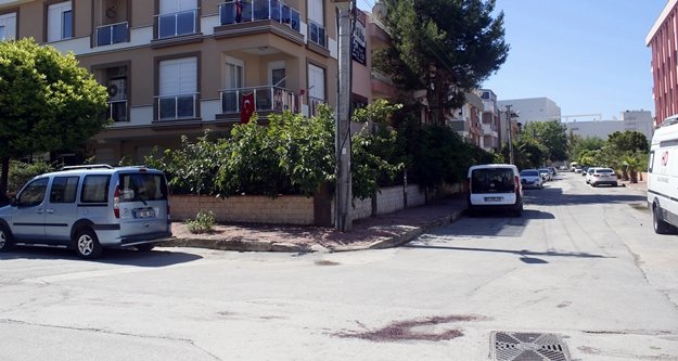 Köpeğini gezdiren adamı vurarak öldürdü