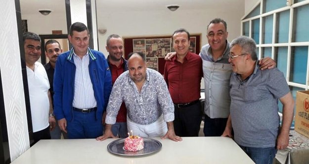 MHP'de sürpriz doğum günü