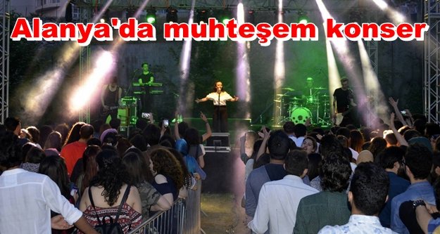 Model Fatma öğrenciler için sahneye çıktı