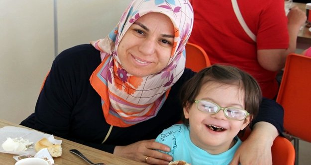 Özel çocukların anneleri anlattı