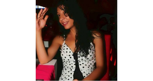 Taksiden fırlayan genç kadın öldü