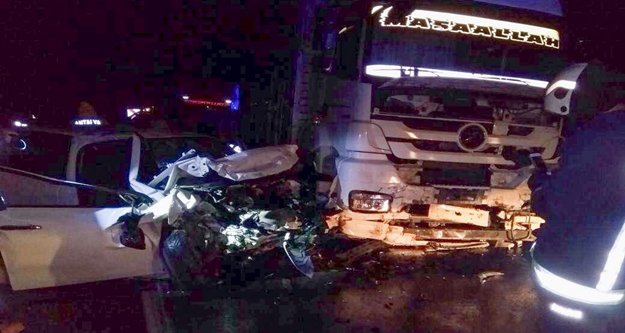 Trafik kazası 2 can birden aldı