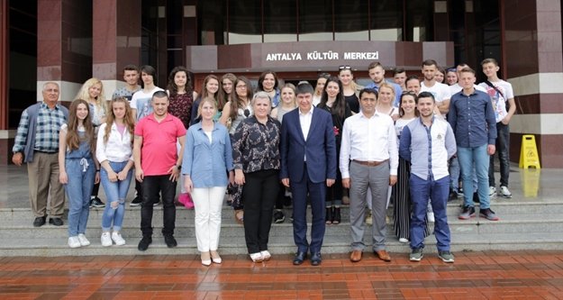 Türel'den 100 çocuğa sünnet sözü