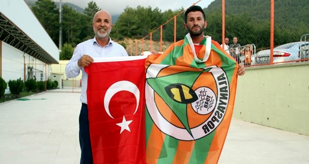 Uşak'tan Alanya'ya koşarak geldi