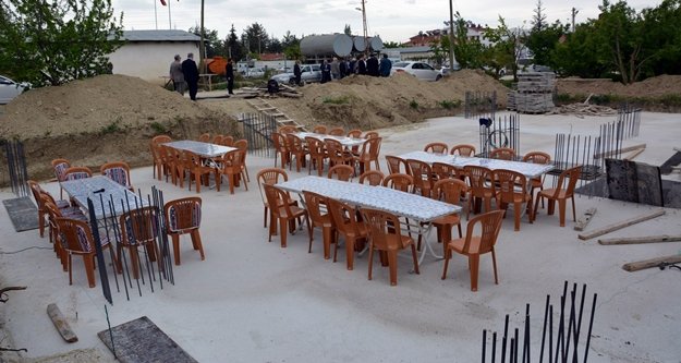 Yeni kız kuran kursunun temeli atıldı