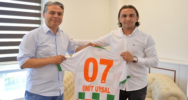 Başkan Uysal'a Alanyaspor forması