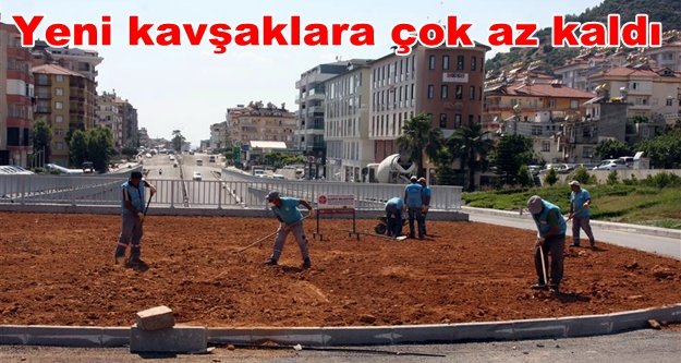 Büyükşehir yolu, belediye peyzajı yapıyor