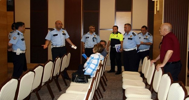 Emniyet müdür yardımcısına boş salon şoku