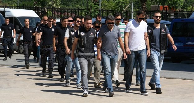 FETÖ'cü dernek üyeleri hakim karşısında