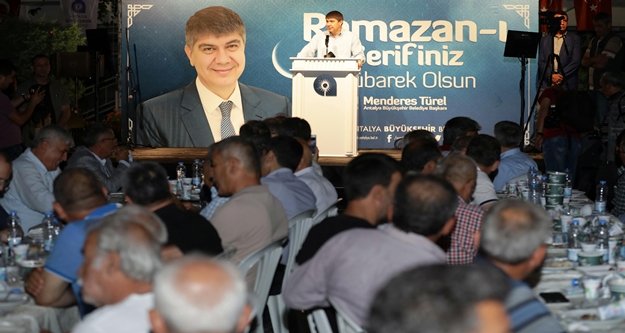 Hem iftar yaptı hem müjde verdi