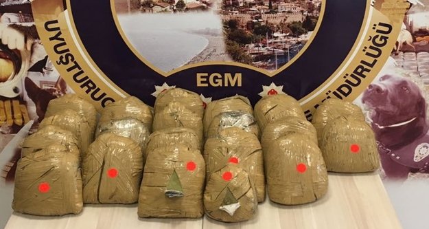 Kamyon lastiği içinden 20 kilo esrar çıktı