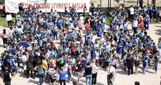 Öğrencilerin karne sevinci