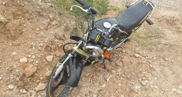 Önce motosikletle çarptı sonra bıçakladı
